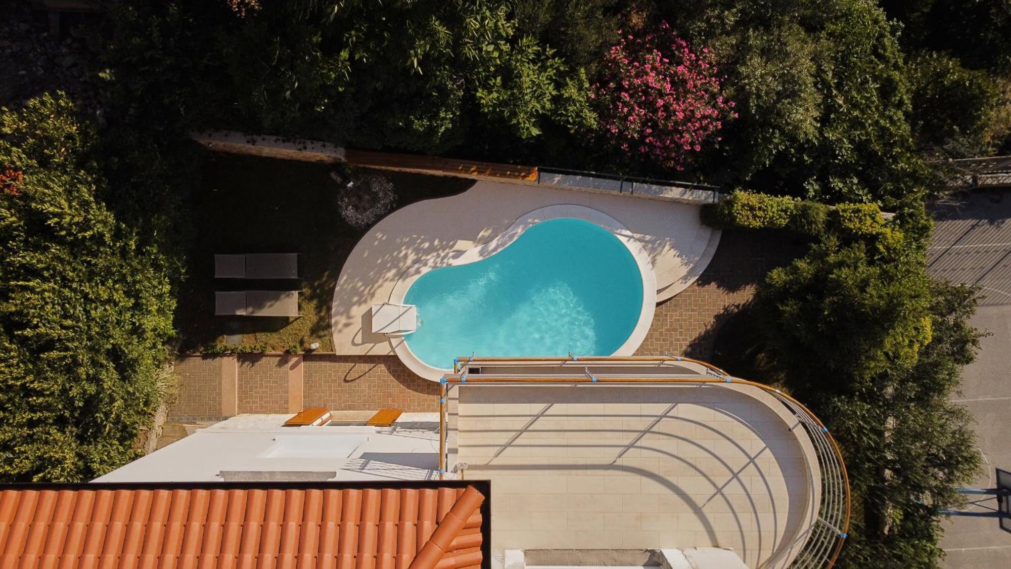 Luxurious City Retreat With Pool 希贝尼克 外观 照片